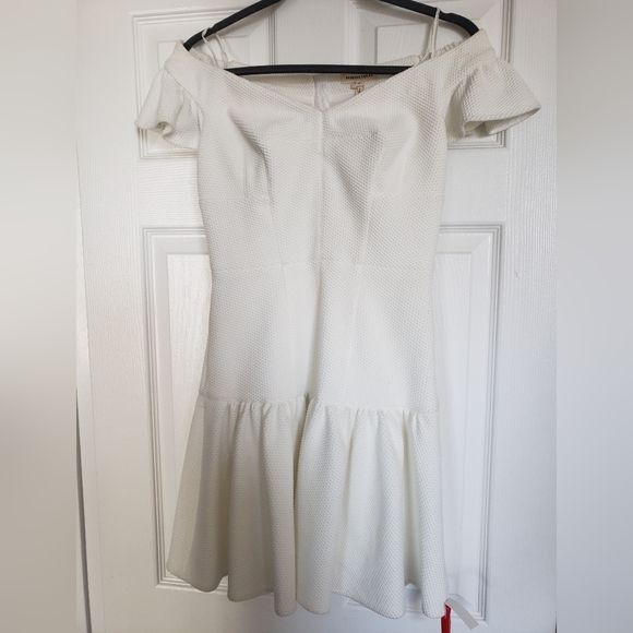 Dress - Picture 2 of 10